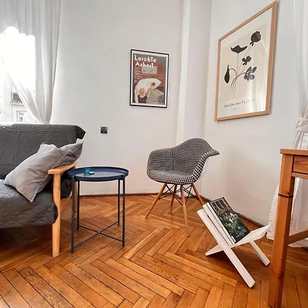 Literackie Atelier Na Dobrej Apartamento *